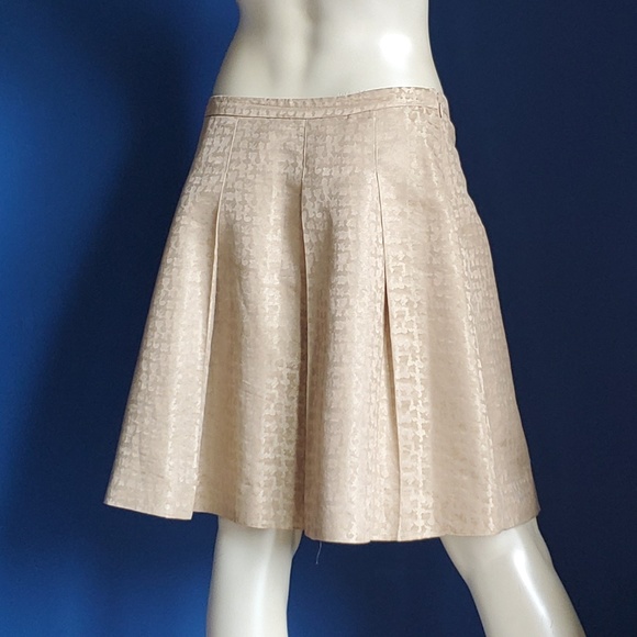 ♻️DONATED✅J Crew Gold Hounds Tooth Skirt - Picture 2 of 5